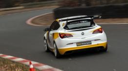 Opel Astra IV OPC Cup - widok z tyłu