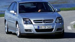 Opel Vectra GTS - widok z przodu