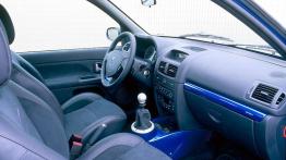 Renault Clio II V6 - widok ogólny wnętrza z przodu