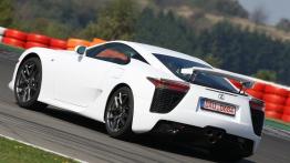 Lexus LFA - lewy bok