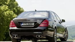 Mercedes Klasa S 63AMG 2010 - widok z tyłu