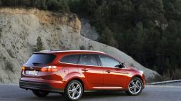Ford Focus III 1.0 EcoBoost - prawy bok