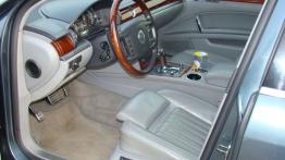 Volkswagen Phaeton  Sedan - galeria społeczności - widok ogólny wnętrza z przodu