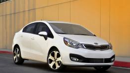 Kia Rio sedan 2012 - prawy bok
