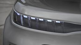 Kia KV7 Concept - prawy przedni reflektor - wyłączony
