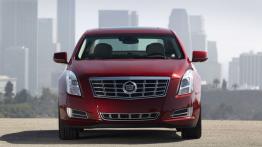 Cadillac XTS - widok z przodu