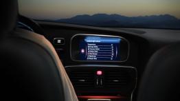 Volvo V40 II - konsola środkowa