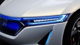 Honda EV-Ster Concept - lewy przedni reflektor - włączony