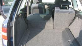Fiat Stilo Multi Wagon 1.9 JTD Dynamic - tył - bagażnik otwarty