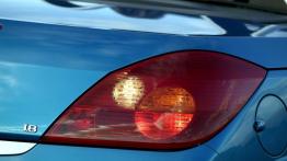 Opel Tigra Twintop - prawy tylny reflektor - włączony