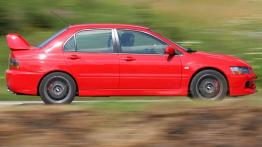 Mitsubishi Lancer EVO IX - prawy bok