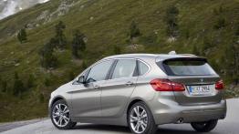 BMW 225i Active Tourer (2014) - widok z tyłu