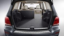 Mercedes GLK Facelifting - tylna kanapa złożona, widok z bagażnika