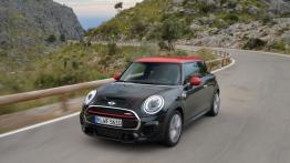 Mini John Cooper Works 2015 - widok z przodu