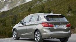 BMW 225i Active Tourer (2014) - widok z tyłu