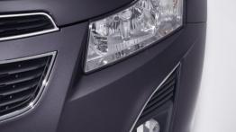 Chevrolet Cruze kombi - lewy przedni reflektor - wyłączony