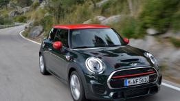 Mini John Cooper Works 2015 - widok z przodu