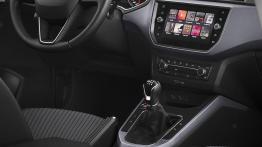 Seat Arona (2017) - kokpit