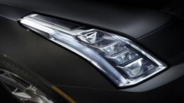 Cadillac ELR - prawy przedni reflektor - włączony