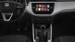 Seat Arona (2017) - kokpit