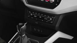 Seat Arona (2017) - kokpit
