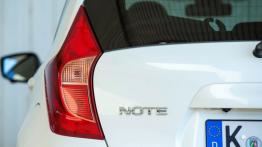 Nissan Note II 1.5 dCi (2013) - lewy tylny reflektor - wyłączony