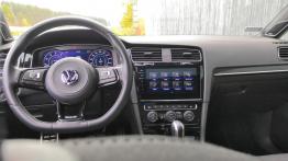 Co trzeba zrobić, by Volkswagen Golf R pokazał pazur?