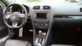 Z klekotem, ale szybko