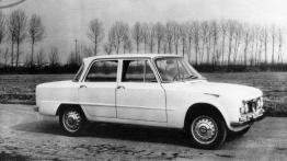 Alfa Romeo Giulia - zmysłowa, jak każda Julia