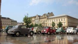 &quot;Myszy&quot; na krakowskim Rynku, czyli Topolino Autoclub Italia w Polsce - Fiat 500