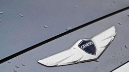 Hyundai Genesis 3.8 HTRAC vs. Lancia Thema 3.6 AWD - nie tylko Niemcy