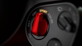 Tak wyglądałby samochód od Apple. Premiera elektrycznego Ferrari Luce dzieli fanów marki