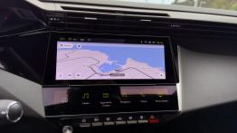 Pierwsza jazda: Peugeot 408 po liftingu stracił kły, za to zyskał błyskotki. Czy to wystarczy na starcie z Octavią?
