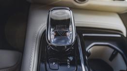 Volvo S90 2.0 T8 Twin Engine 391 KM - galeria redakcyjna - widok ogólny wn?trza z przodu