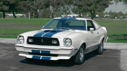 Ford Mustang - krótka historia sportowego Forda - widok z przodu