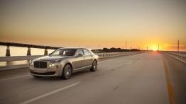 Bentley Mulsanne Speed (2015) - widok z przodu