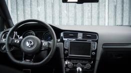 Volkswagen Golf VII R 5d 2.0 TSI - galeria redakcyjna - kokpit