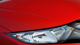 Honda Civic IX Tourer 1.6 i-DTEC - galeria redakcyjna - prawy przedni reflektor - wyłączony