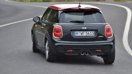 Mini John Cooper Works 2015 - widok z tyłu