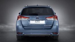 Toyota Auris II Touring Sports Facelifting Hybrid (2015) - tył - reflektory włączone