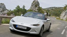 Mazda MX-5 IV White (2015) - widok z przodu