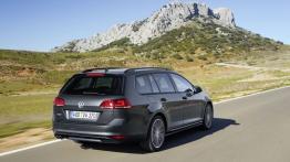Volkswagen Golf VII GTD Variant (2015) - widok z tyłu