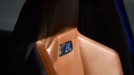 Peugeot 308 R HYbrid Concept (2015) - fotel kierowcy, widok z przodu