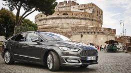 Ford Vignale Mondeo Sedan (2015) - prawy bok