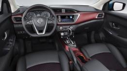 Nissan Lannia (2015) - pełny panel przedni
