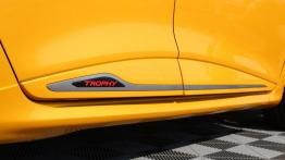 Renault Clio IV R.S. Trophy 220 EDC - galeria redakcyjna - prawy próg boczny