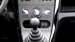 Suzuki Splash Hatchback 5d Facelifting 1.0 68KM - galeria redakcyjna - konsola środkowa