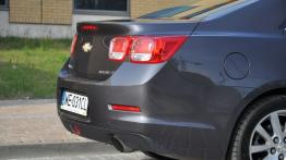 Chevrolet Malibu VII Sedan 2.4 DOHC 167KM - galeria redakcyjna - tył - inne ujęcie