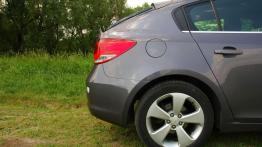 Chevrolet Cruze Hatchback 5d 1.8 16V DOHC 141KM - galeria redakcyjna - prawe tylne nadkole