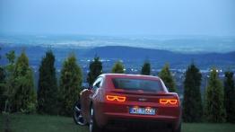 Chevrolet Camaro V Coupe 6.2L V8 405KM - galeria redakcyjna - widok z tyłu